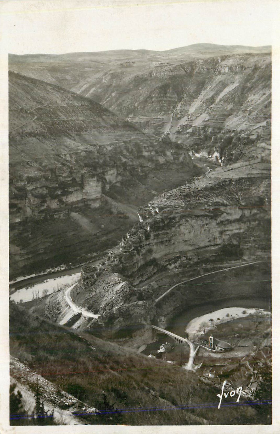 CPM Saint Chely du Tarn (Lozere) Les Gorges du Tarn