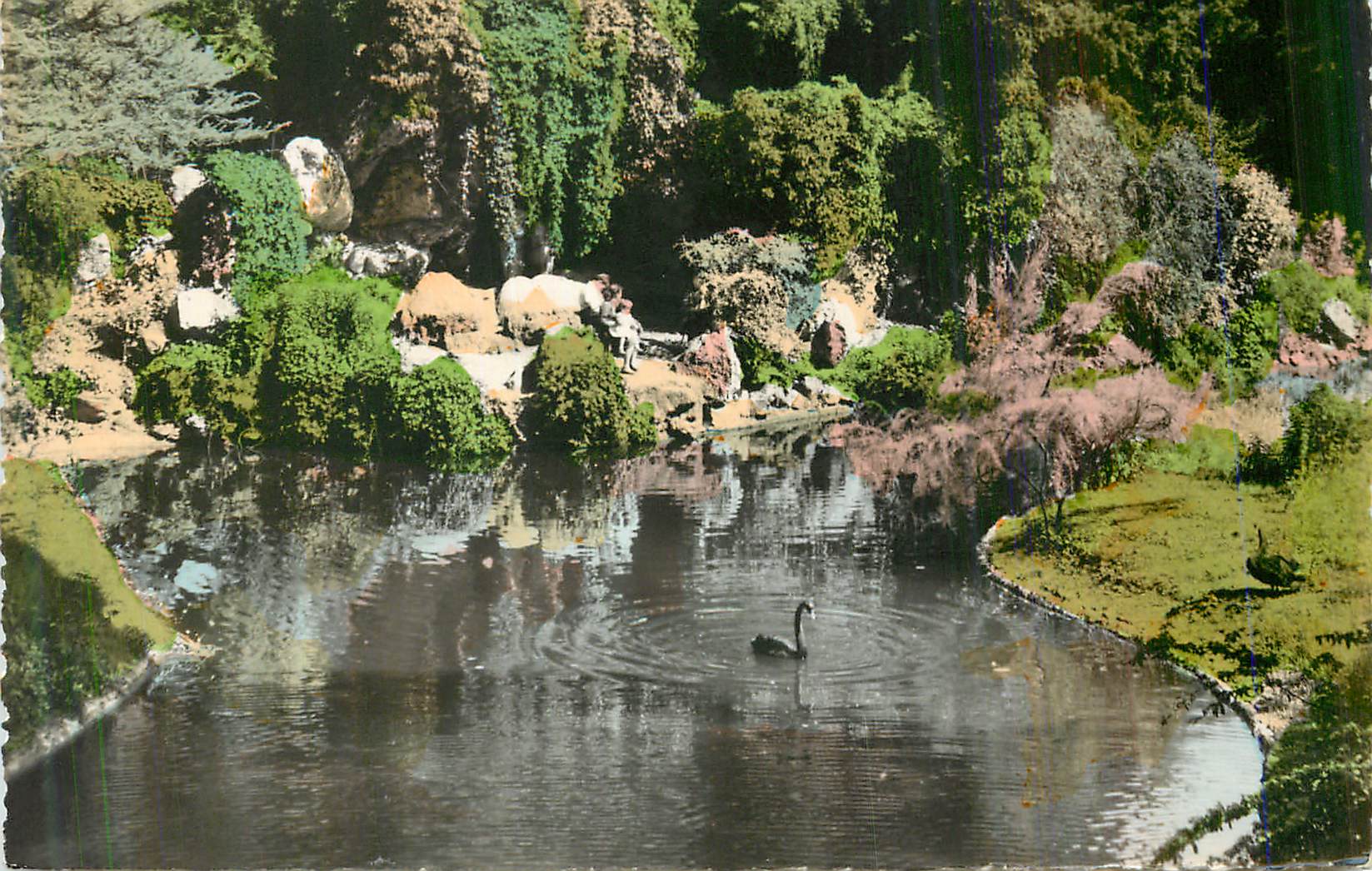 CPM Paris Bagetelle La Grotte et les Cygnes Noirs