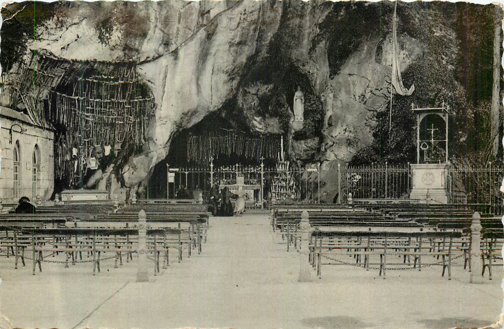 CPM Lourdes La Grotte Miraculeuse