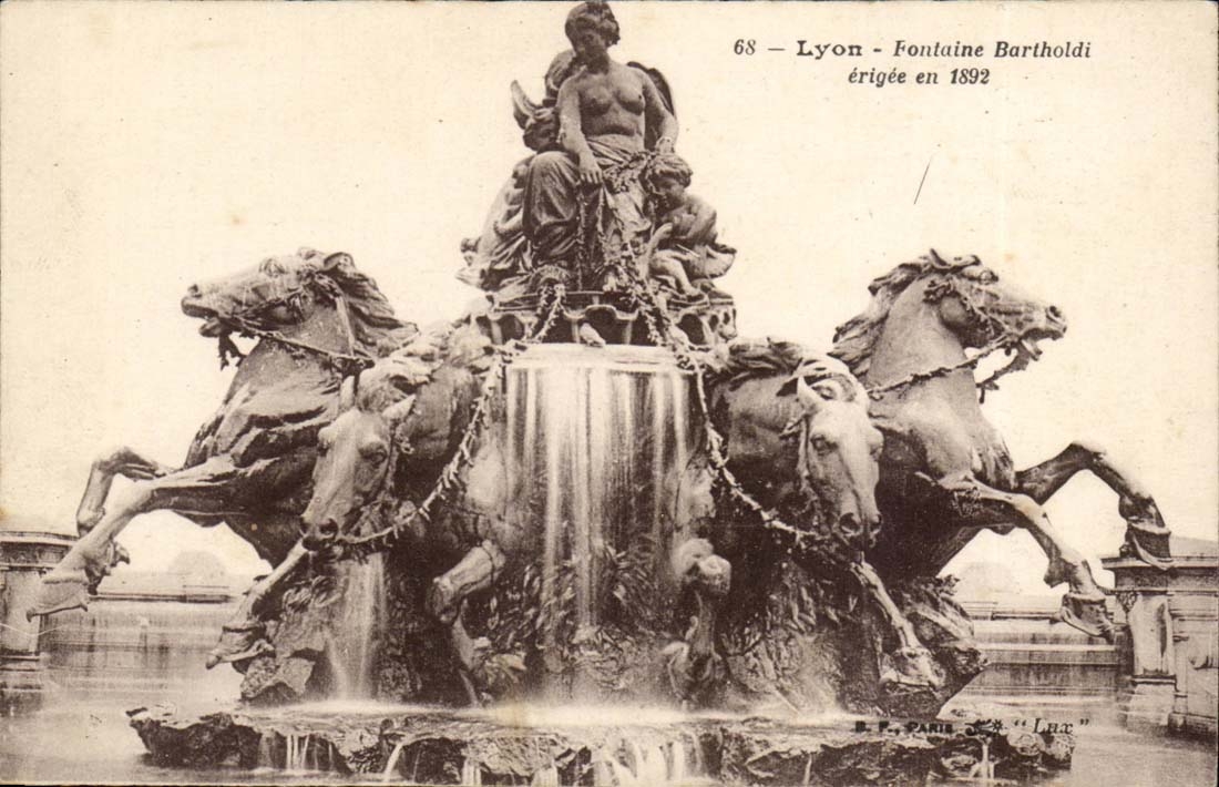 Lyon CPA Fontaine Bartholdi erigee en 1892