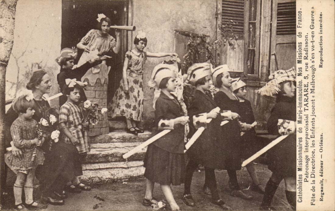 Fête de la Directrice — Catechistes et Enfants jouent « en va-t-en Guerre » — Éditeur Regaault, n° série non visible