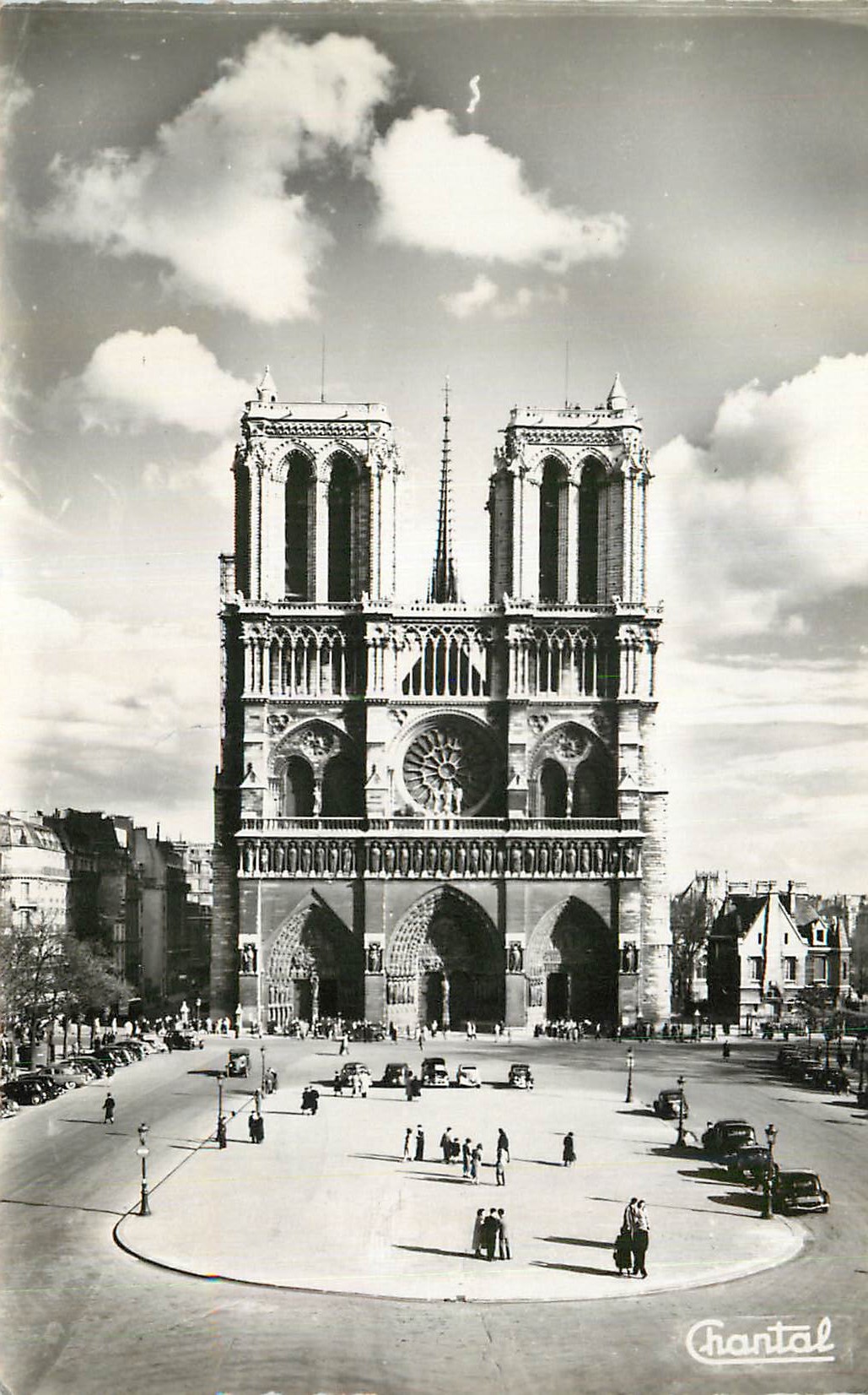 CPM Paris Notre Dame et la Place du Parvis 