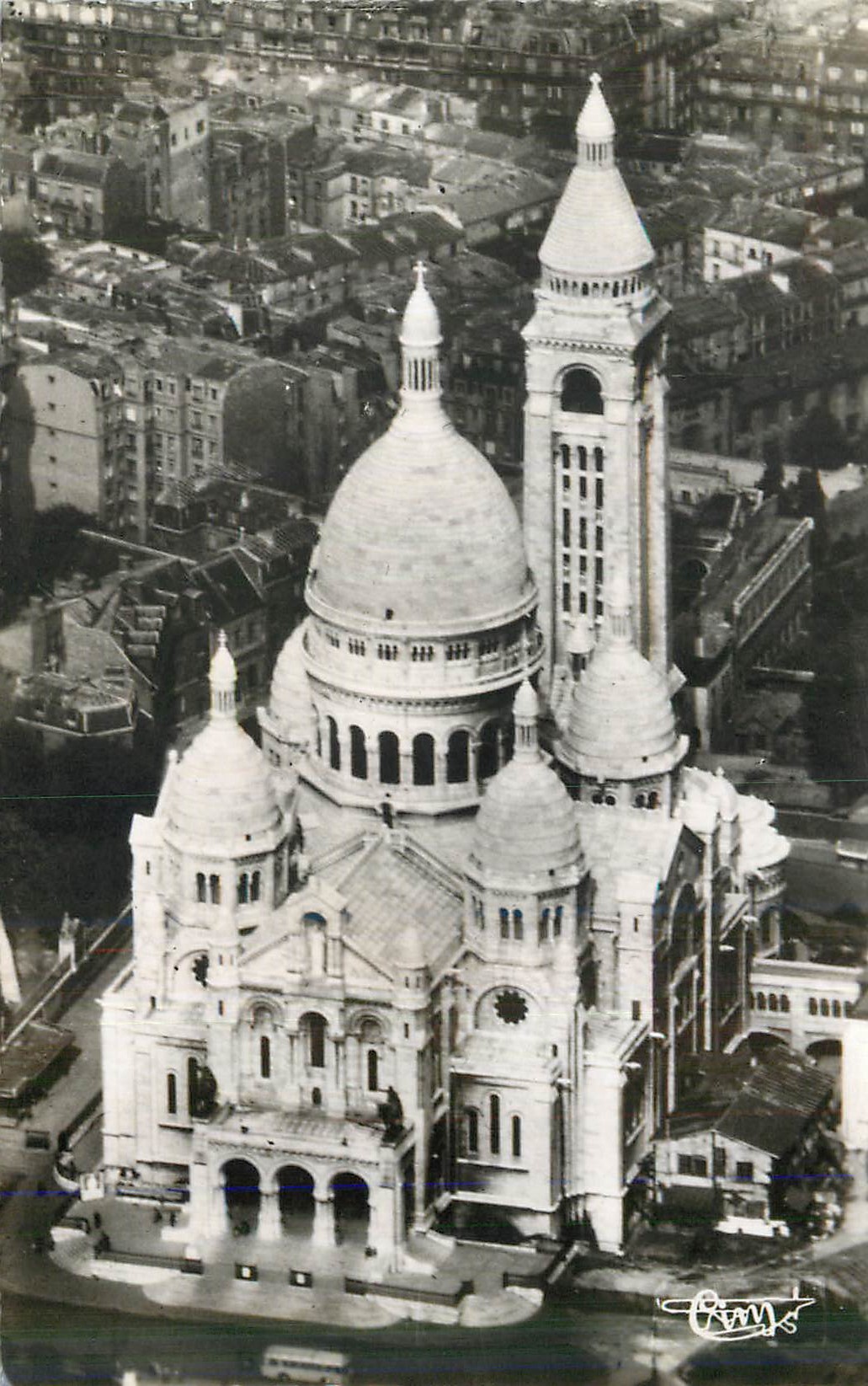 CPM Paris Vue aerienne Le Sacre Coeur 