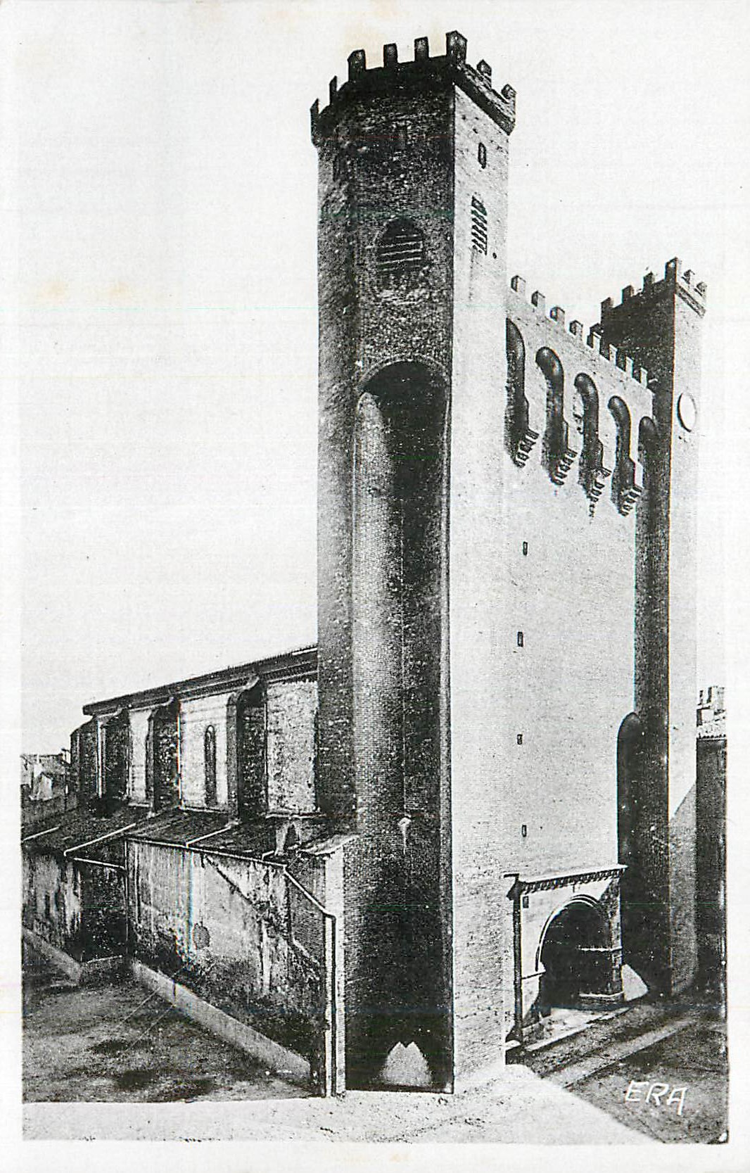 CPM Pamiers Facade de l Eglise ND du Camp 
