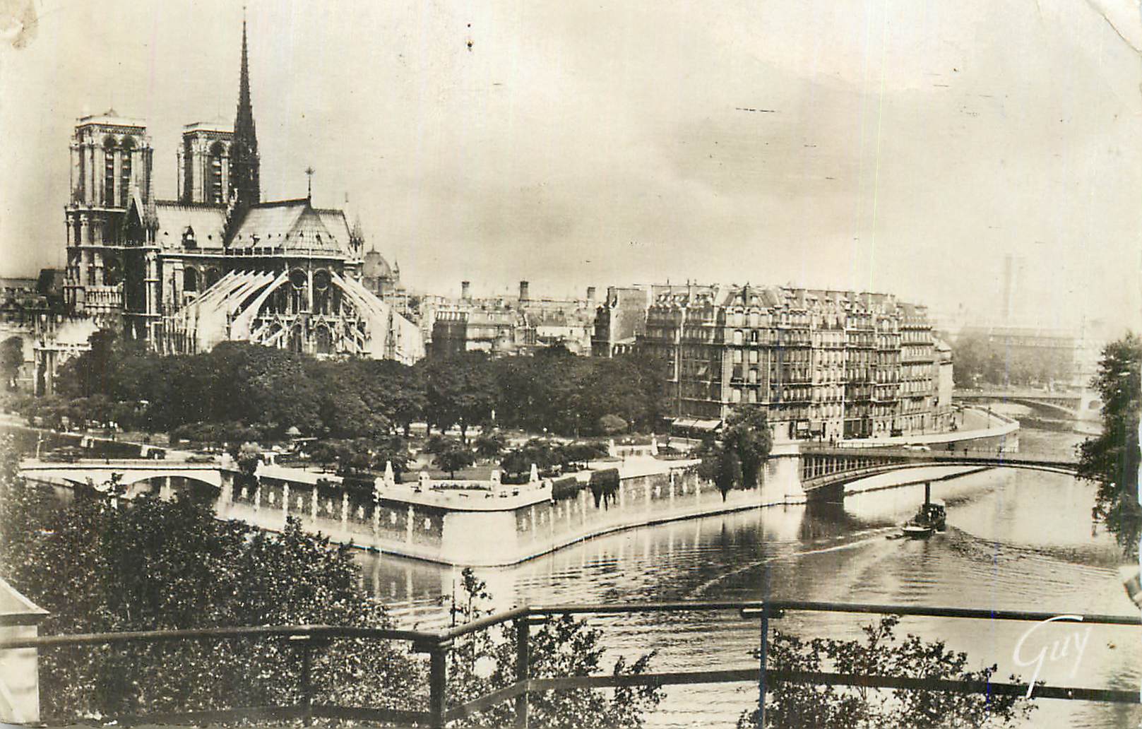 CPM Paris L Ile de la Cite vue d amont 