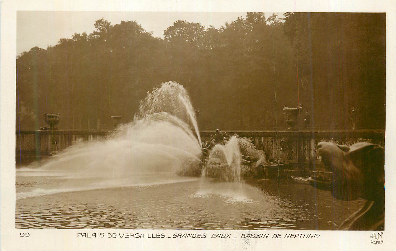 CPM Palais de Versailles Grandes Eaux Bassin de Neptune 