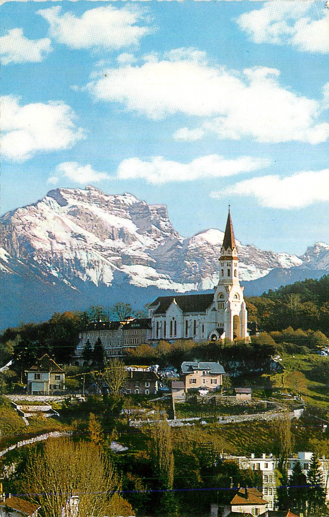 Église de Saint-Évroult — vue panoramique — éditeur non identifiable