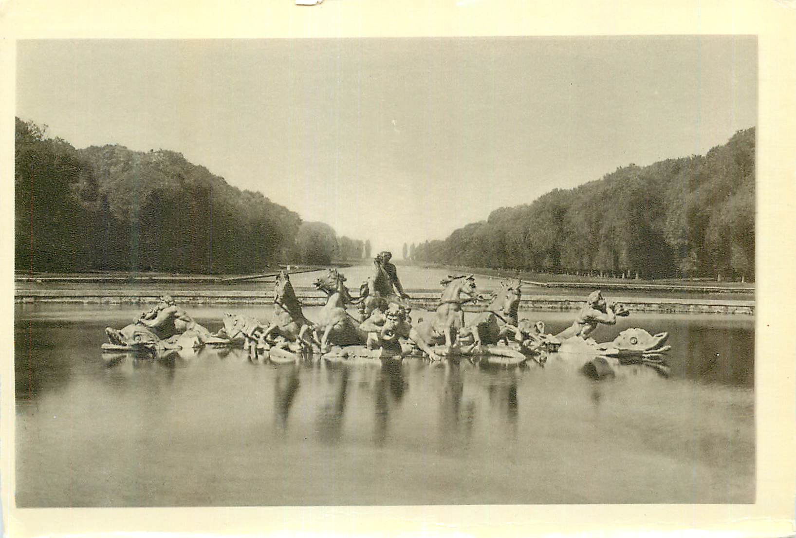 Fontaine de la Barque à Versailles — vue panoramique — éditeur inconnu