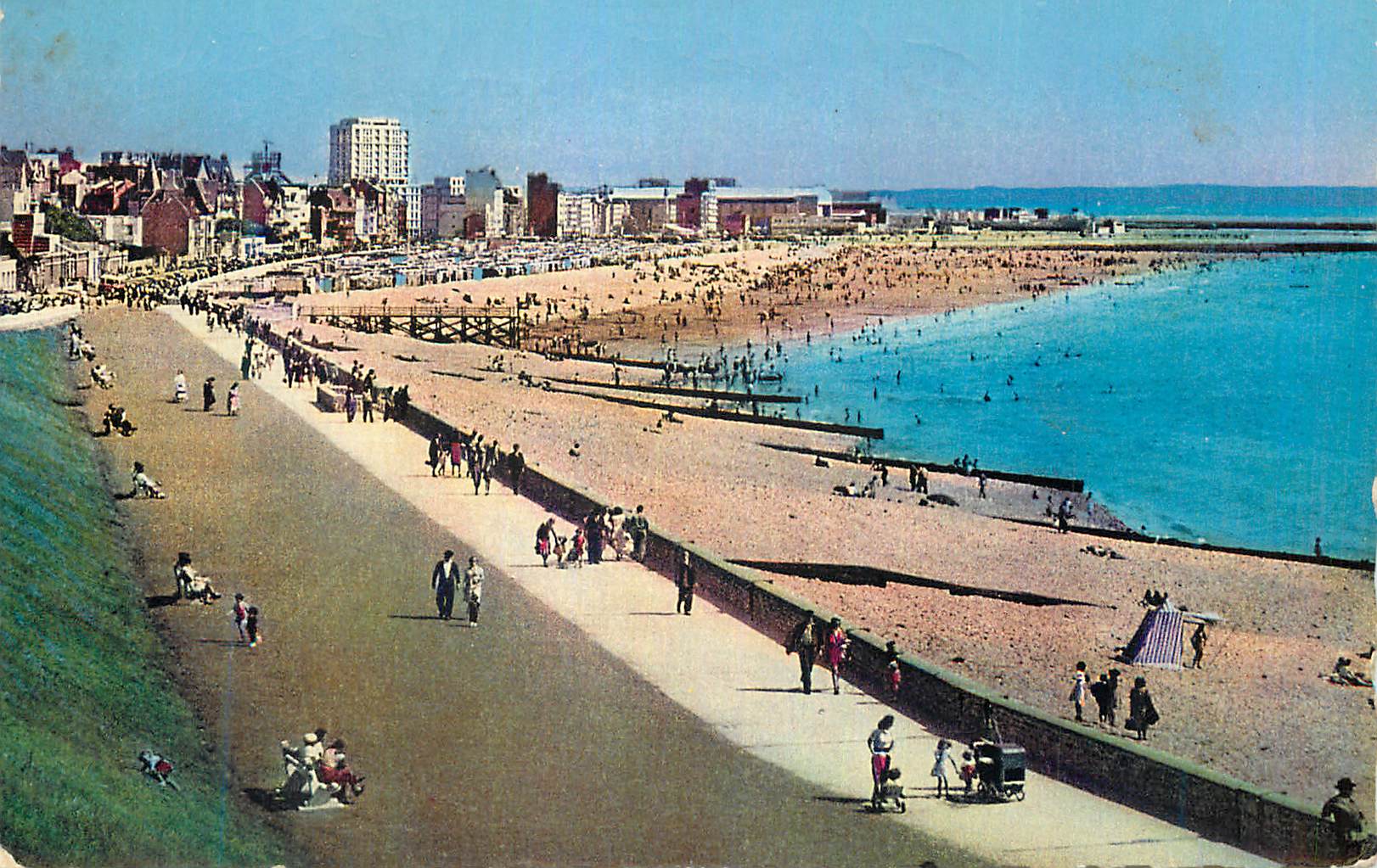 CPM Le Havre Seine Maritime Vue d ensemble de la plage 