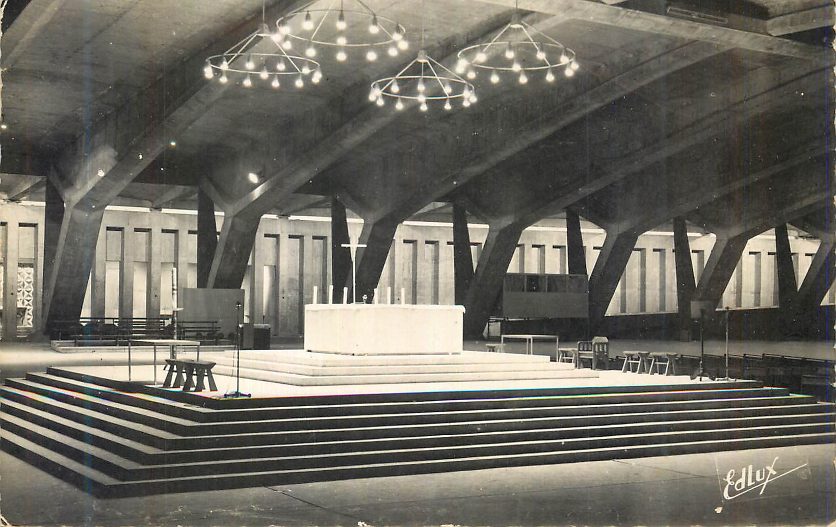 CPM Lourdes La Basilique Souterraine St Pie X 