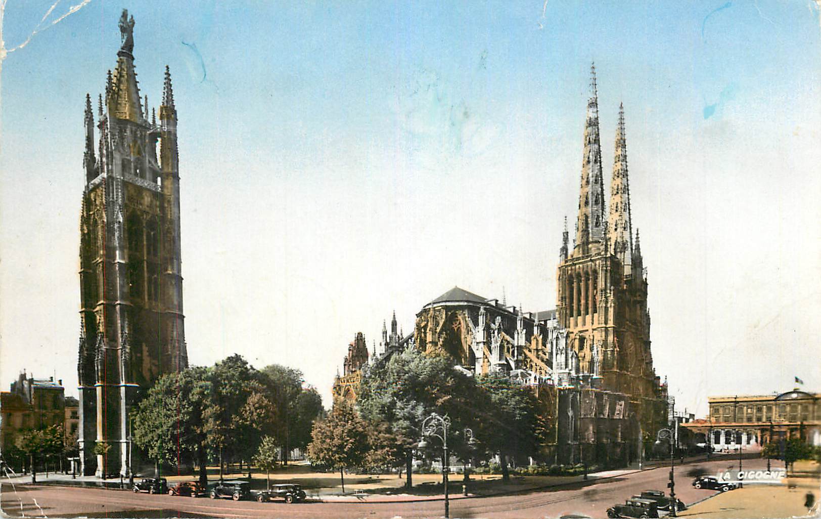 CPM Bordeaux Gironde La Cathedrale et la Tour Pey Berland 