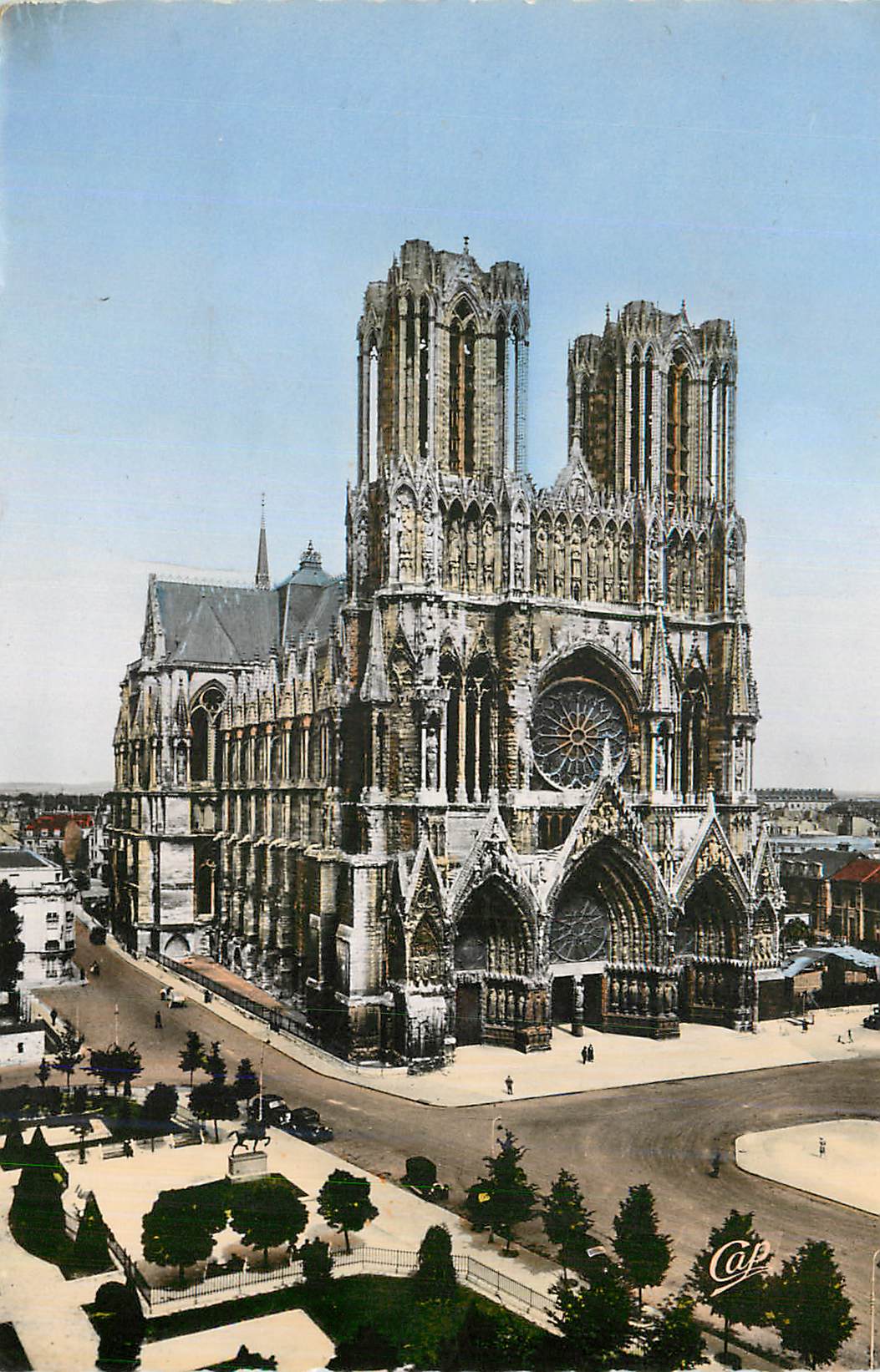 CPM Reims La Cathedrale 