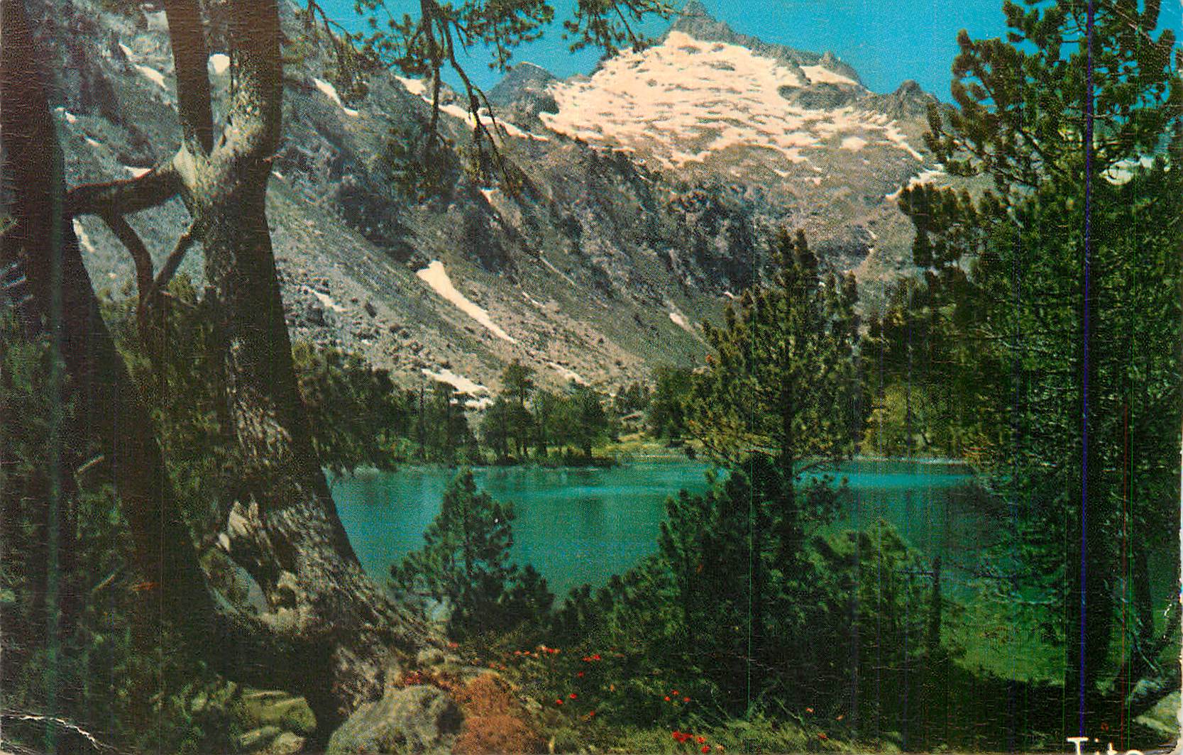 Lac de Tito — Montagnes enneigées — Tito