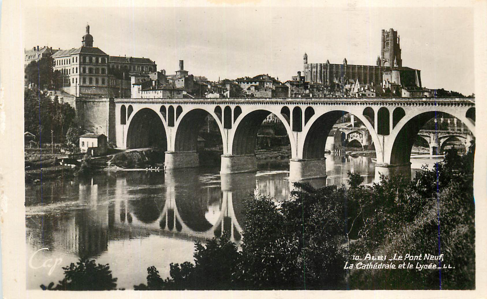 CPM Albi Le Pont Neuf La Cathedrale et le Lycee 