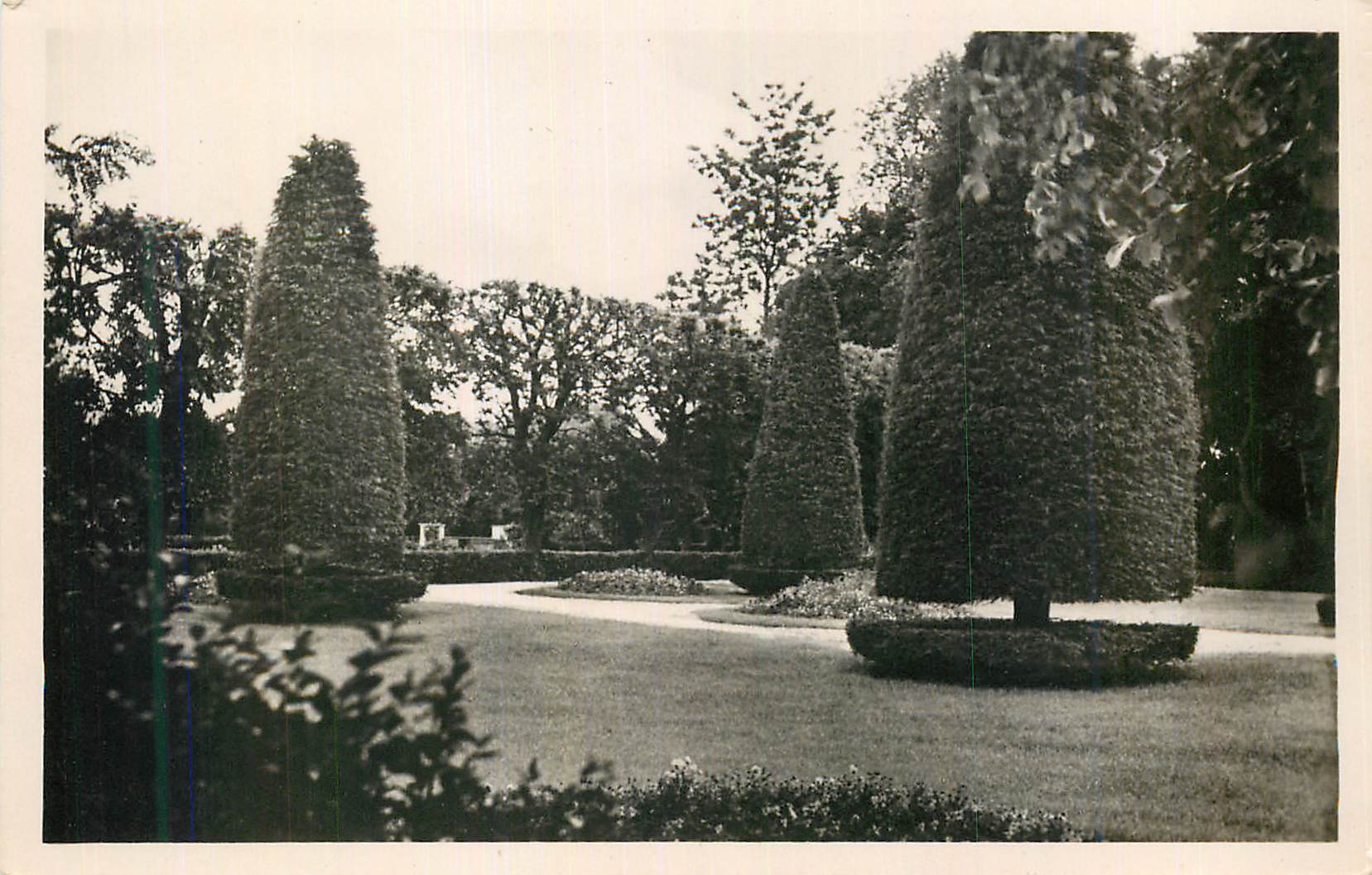 CPM Maison de Repos de Neuilly sur Marne un coin du Parc 