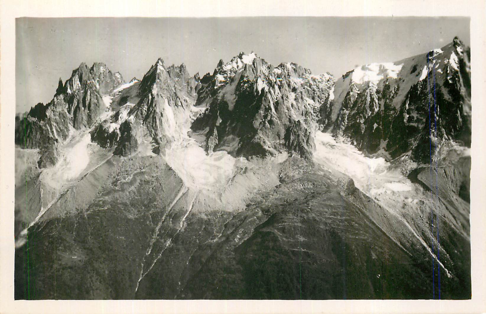 CPM Massif du Mont Blanc Les Aiguilles de Chamonix 