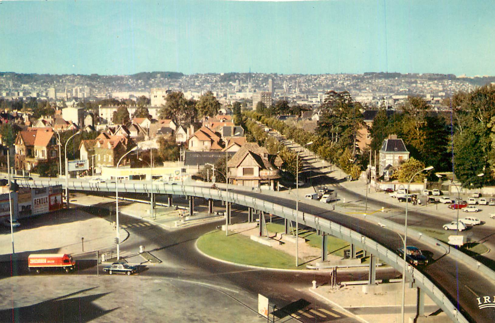 CPM Le tobogan du rond point des Bruyeres 