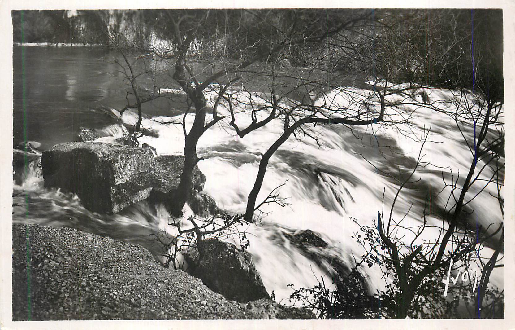 CPM Fontaine de Vaucluse Debut des cascades 