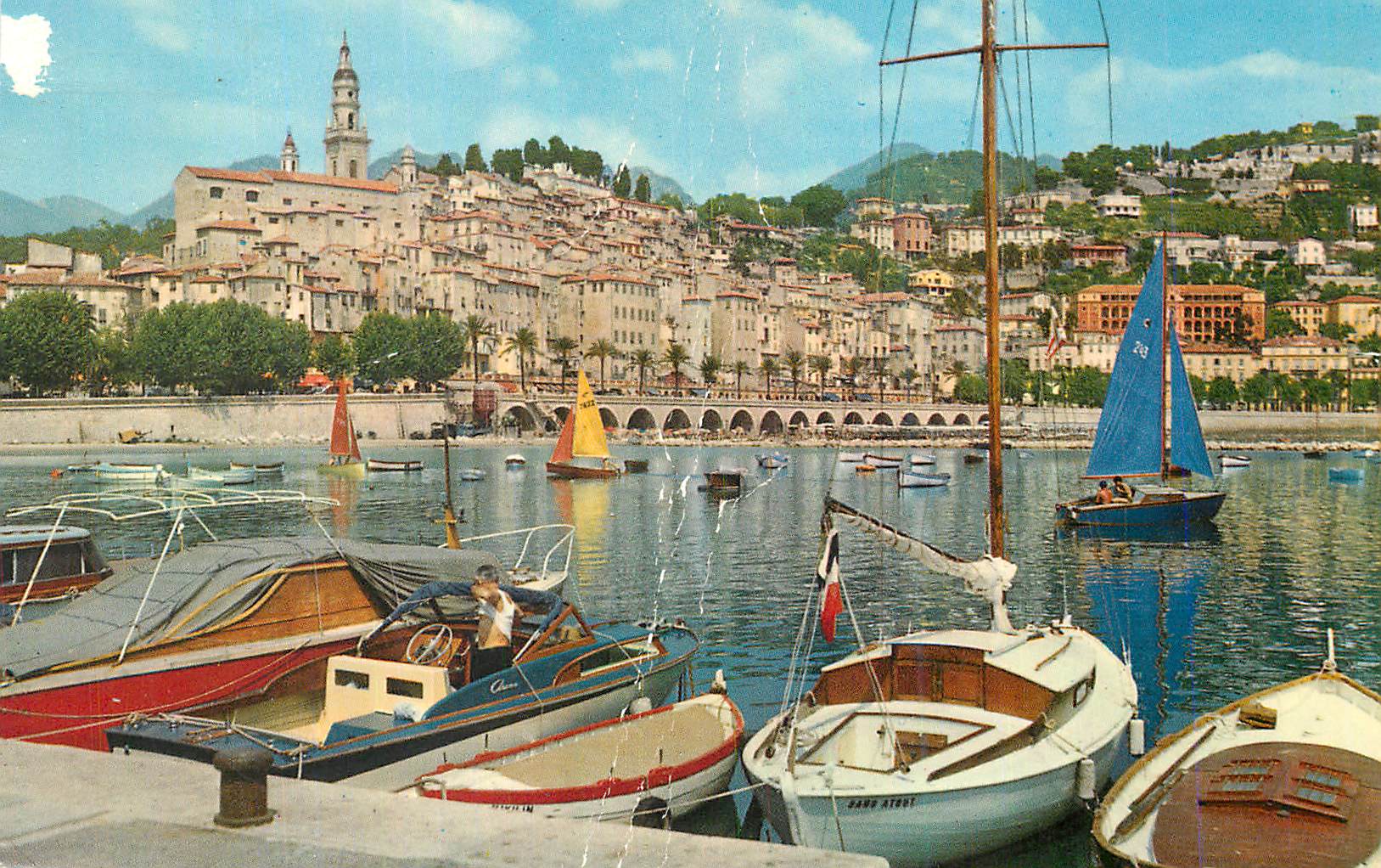 CPM Menton AM Vue generale de la ville et son port de plaisance 