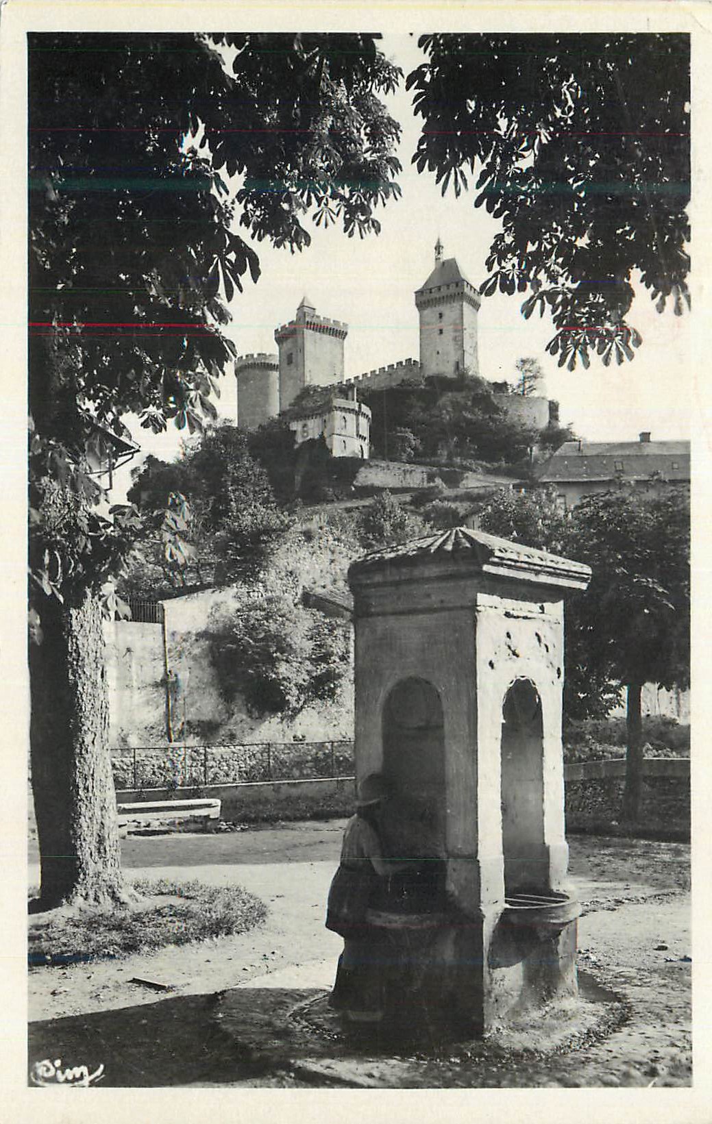 CPM Foix Ariege Jolie Echappee sur le Chateau 