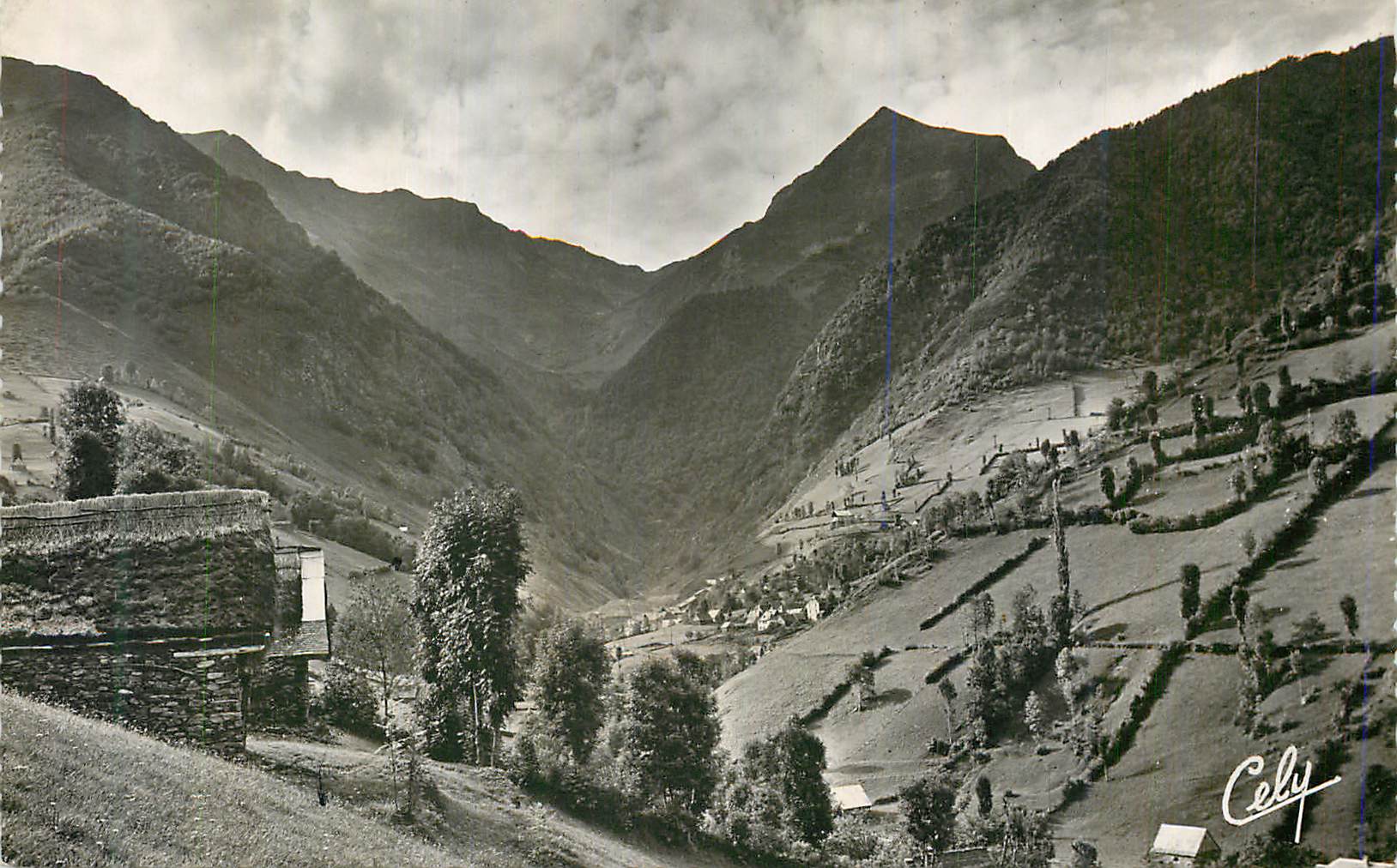 CPM Sentein Ariege Vue d Eylie et port d Uretz 