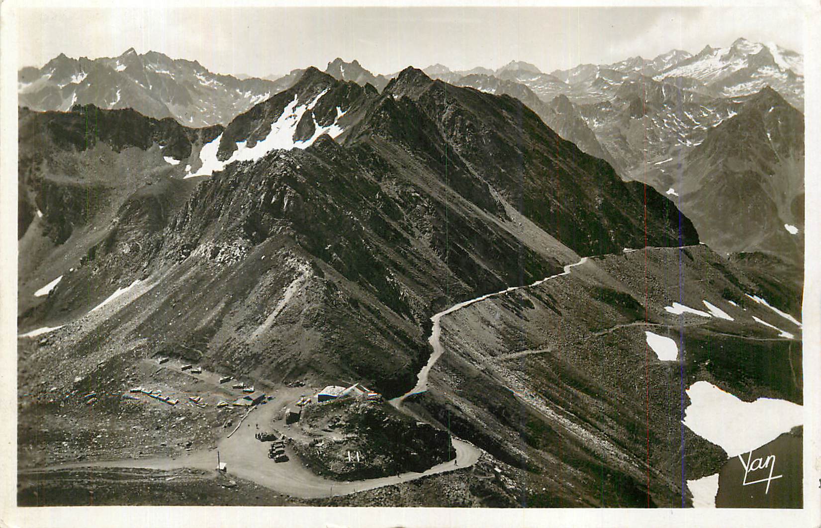 Vue panoramique du col du Mont-Blanc — éditeur Yan, n° de série non lisible