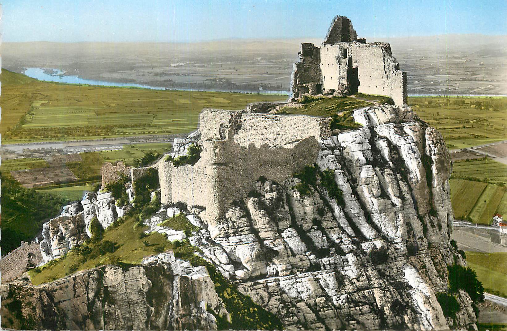 Château de Roquefavour — ruines sur falaise — éditeur non visible