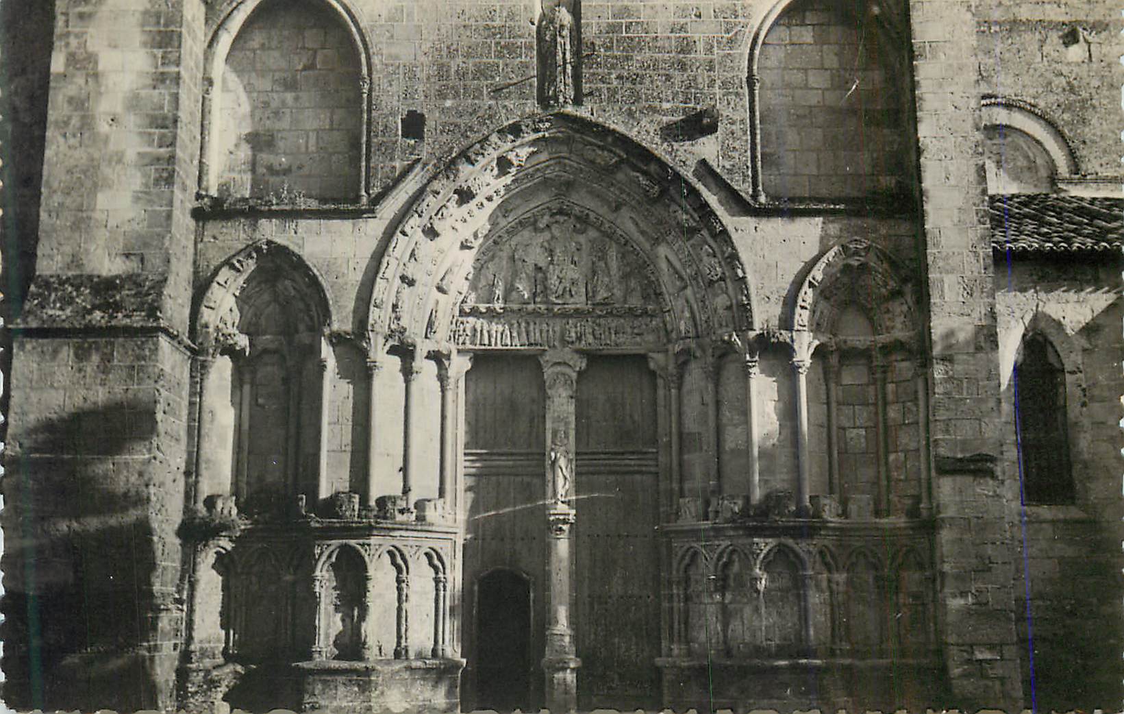 CPM Saint Emilion Gironde Portail de la Collegiale 