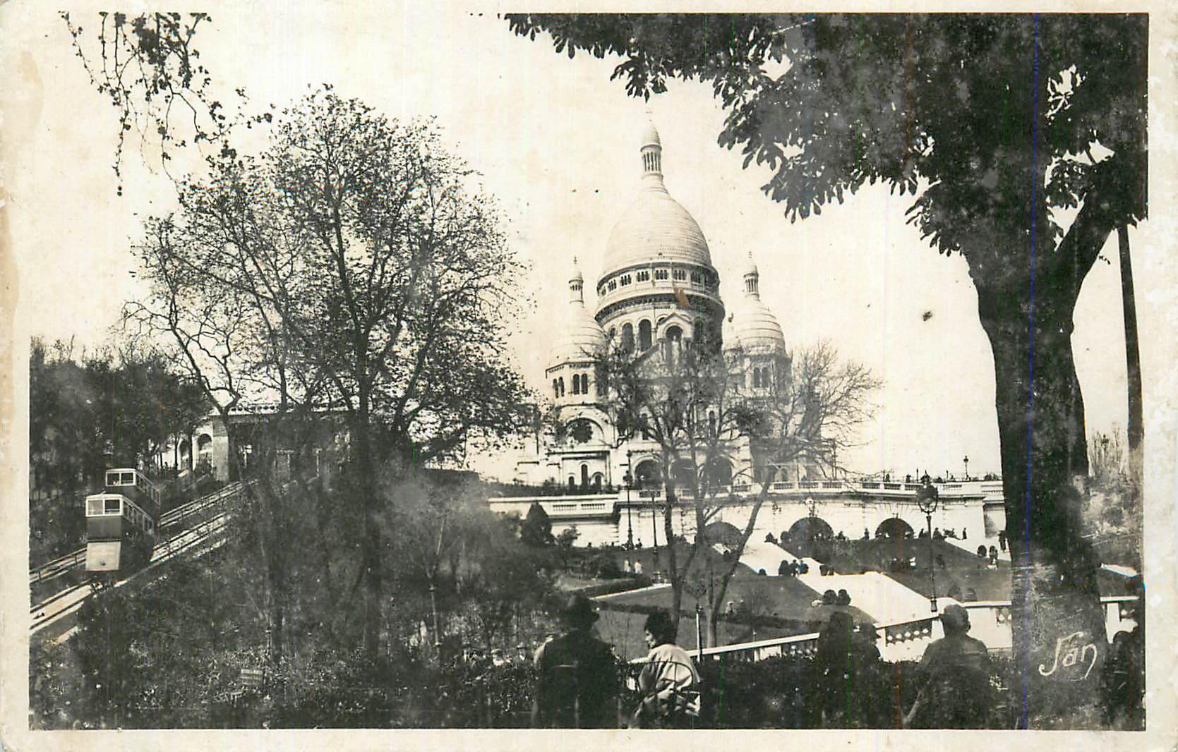 CPM Paris Le Square Montmartre le Funiculaire et le Sacre Coeur 