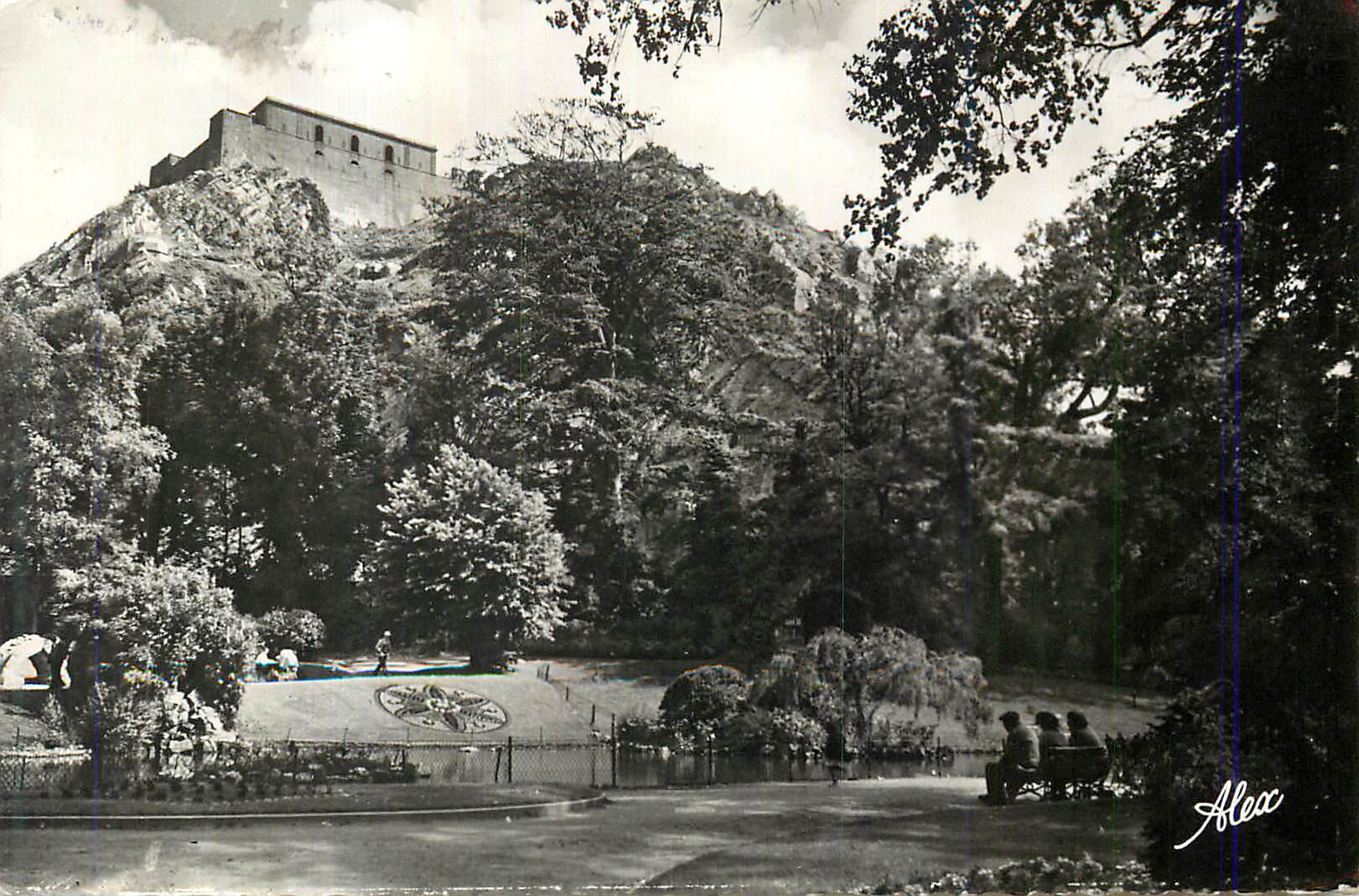CPM Cherbourg Manche Au Jardin Public La Montagne du Route 