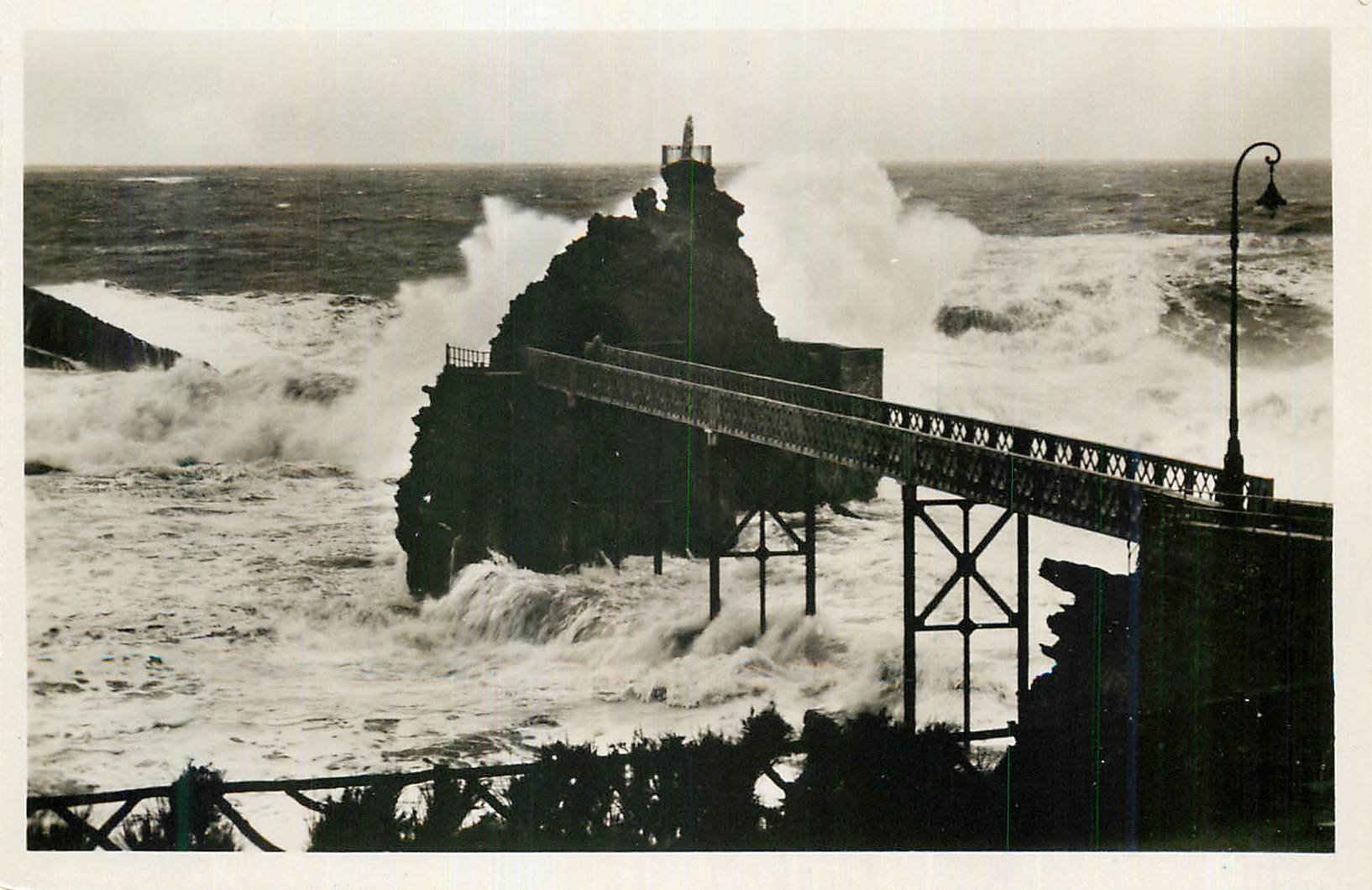 CPM Biarritz Le Rocher de la Vierge 