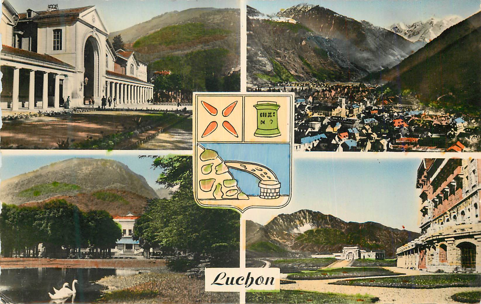 CPM Luchon L Etablissement Thermal Vue generale Vue vers le Casino 