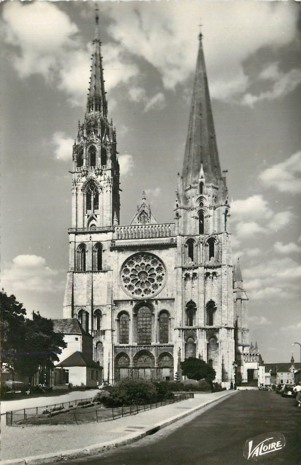 CPM Les Merveilles de Chartres Eure et Loir La Cathedrale 