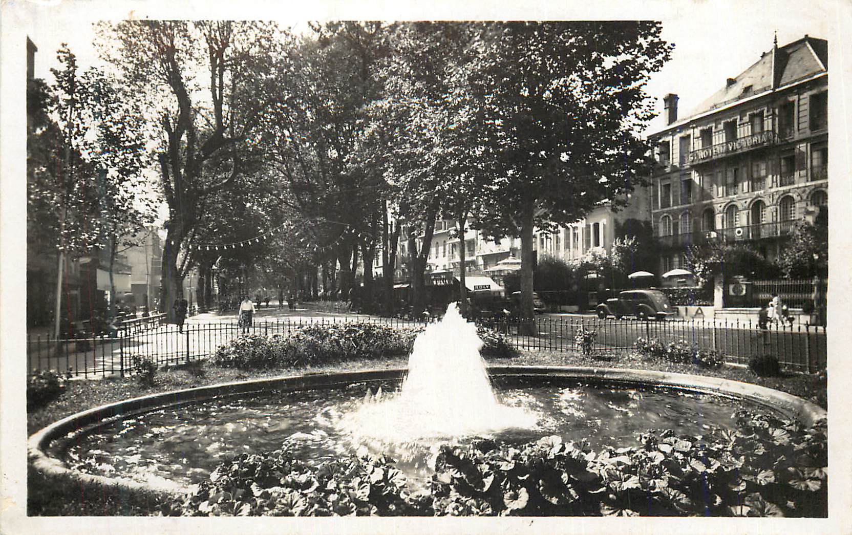 Fontaine du parc — vue de la rue de la République — éditeur anonyme