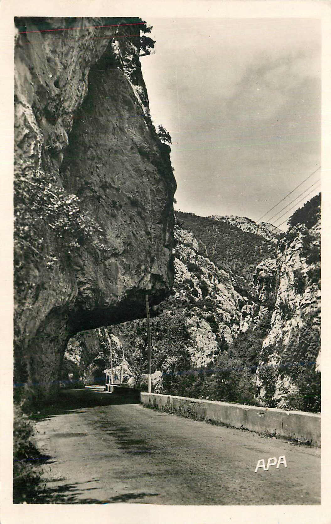 CPM Defile de Pierre Lys Aude La route dans les rochers 