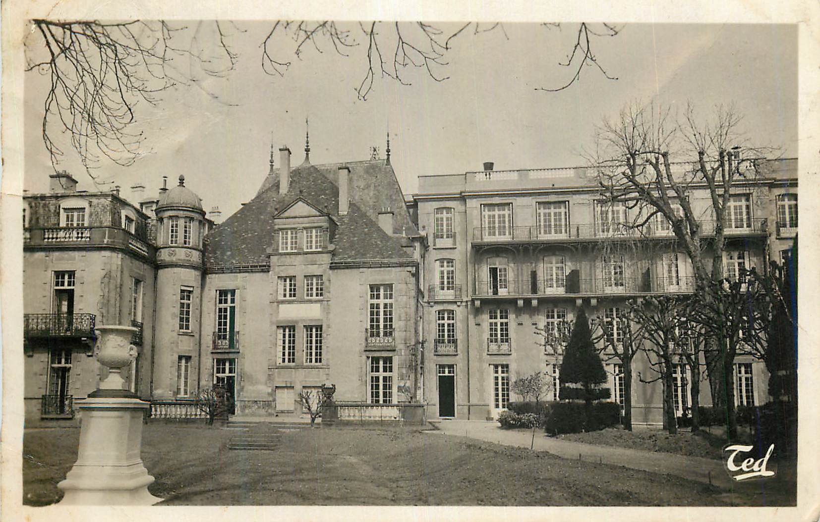 CPM Vichy avillon Sevigne Epoque Louis XIII 