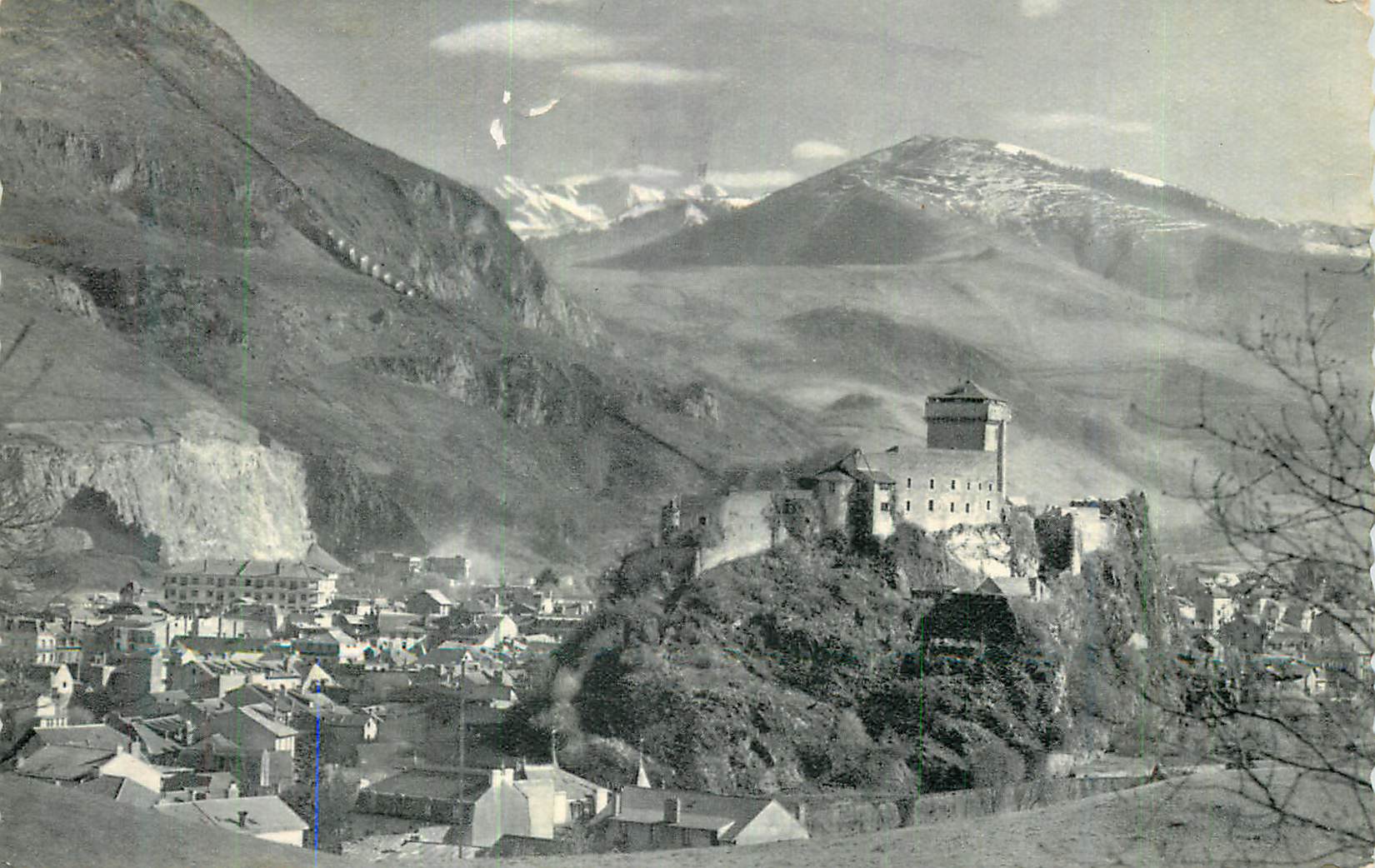 CPM Lourdes Le Chateau 