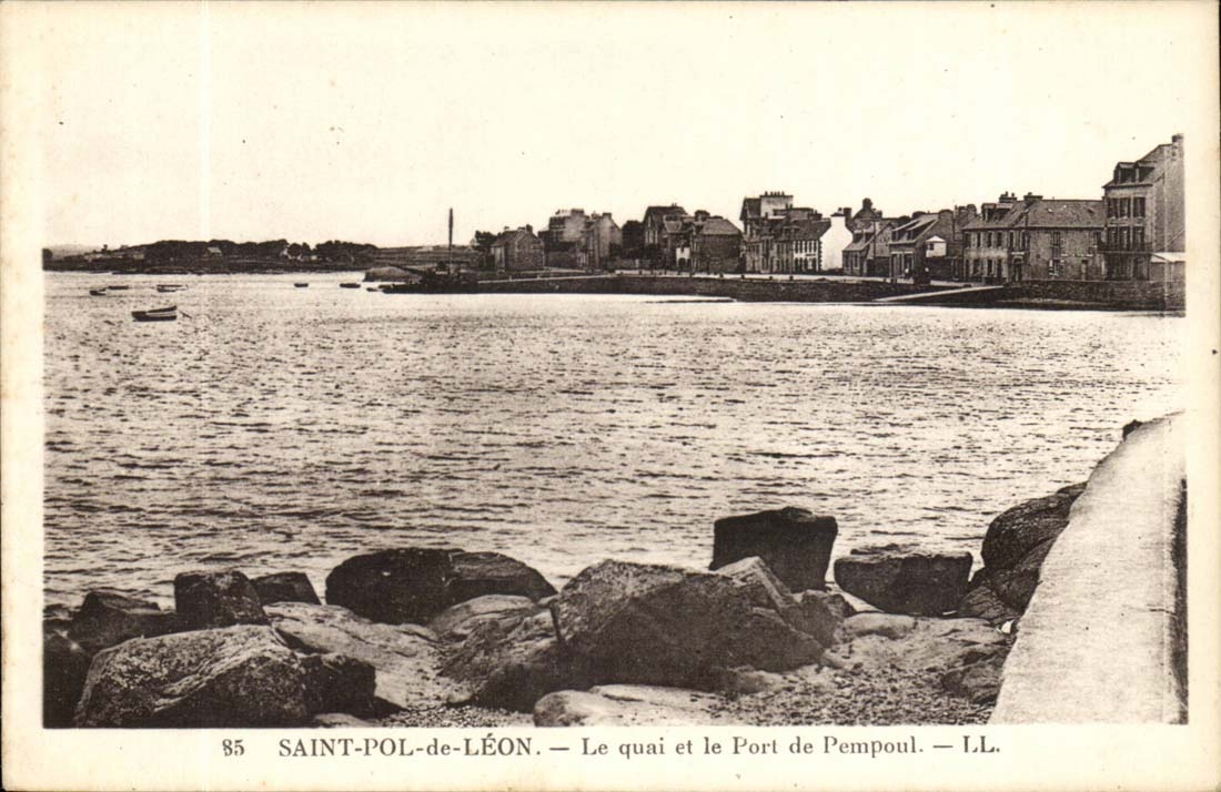 Saint pol de Leon CPA Le quai et le port de Pempoul