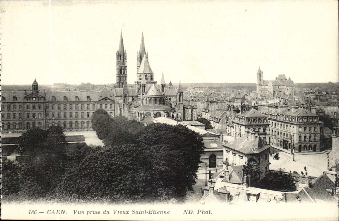 Caen CPA Vue prise du vieux St Etienne