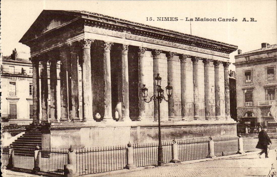 Nîmes — La Maison Carrée — A.R. n°15