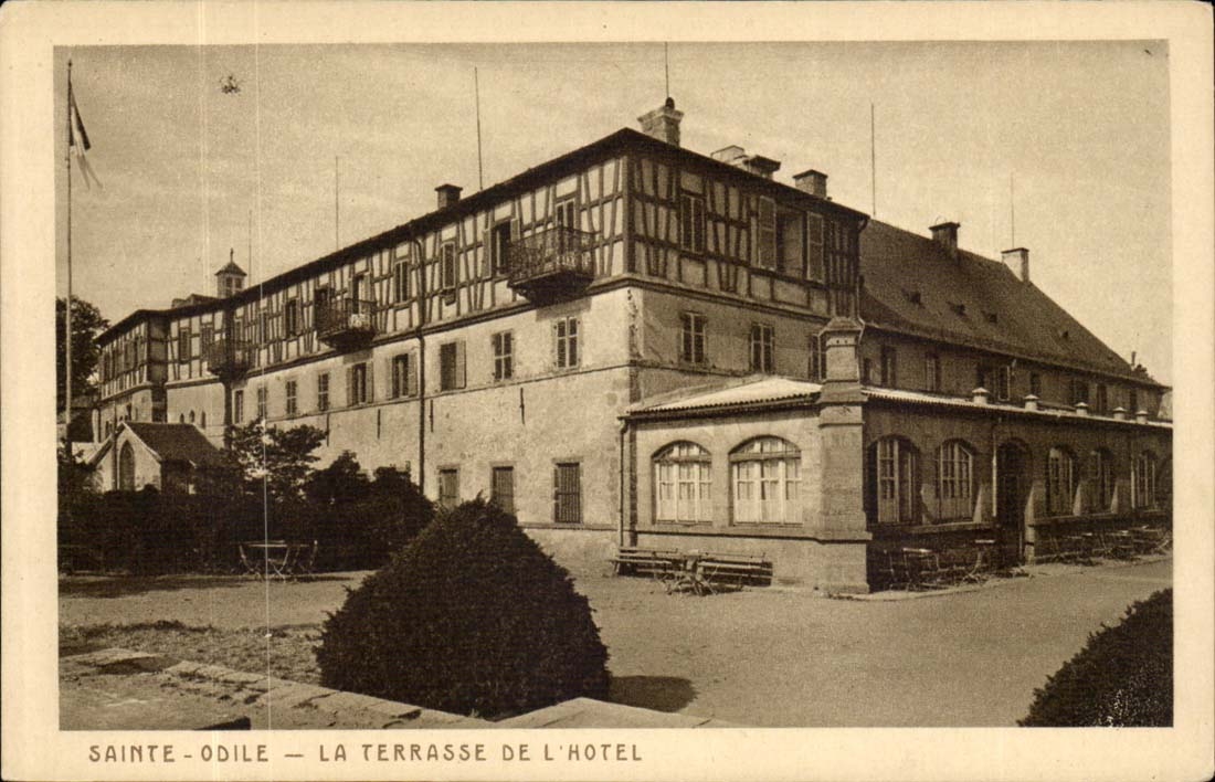 Sainte odile CPA la terrasse de l'hotel