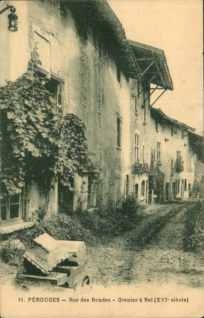 Perouges CPA Rue des rondes Grenier a sel (16eme)