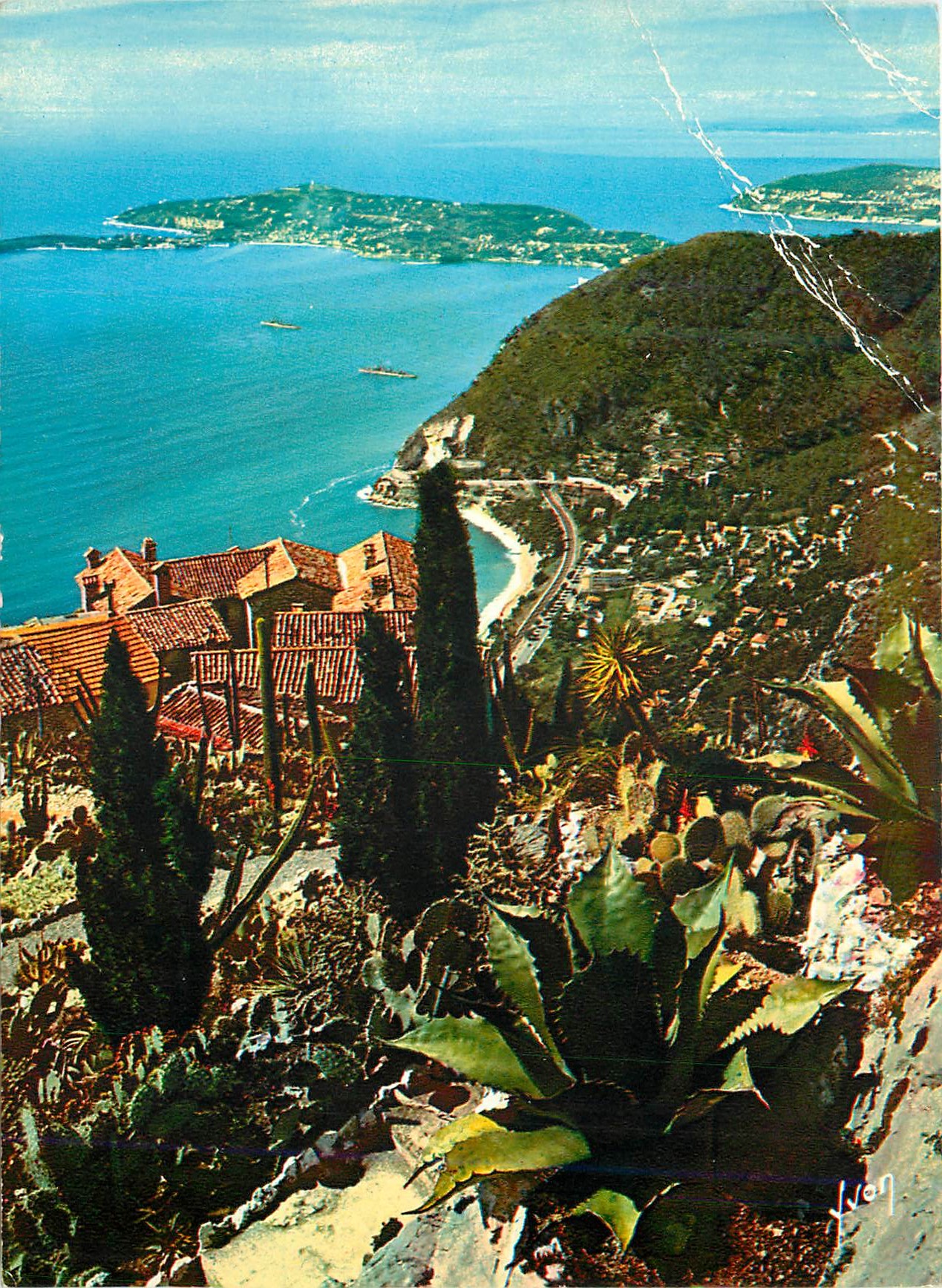 CPM Eze (alpes maritimes) du jardin exotique perspective sur le village et le cap ferral