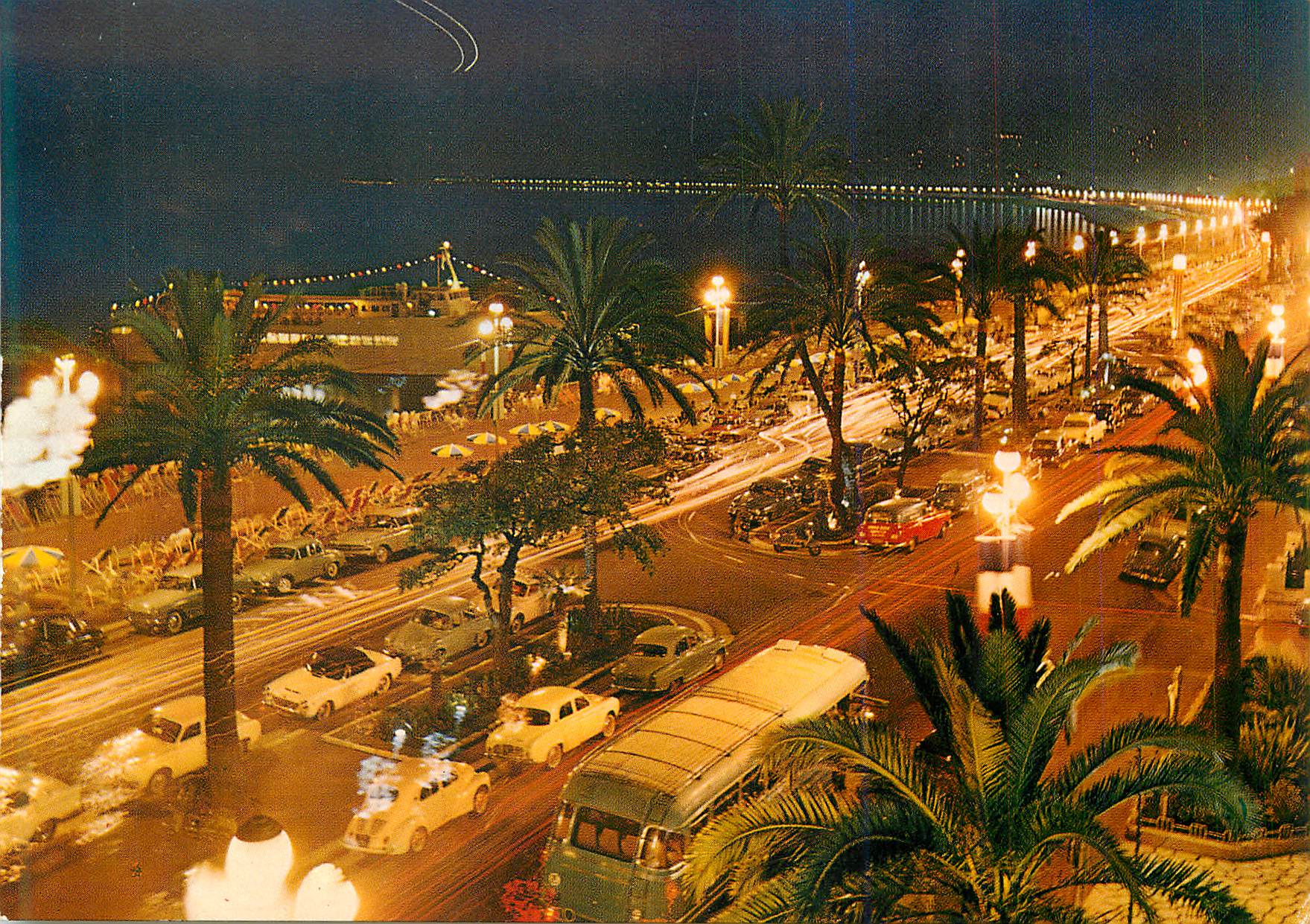 CPM Nice la cote d azur promenade des anglais vue de nuit