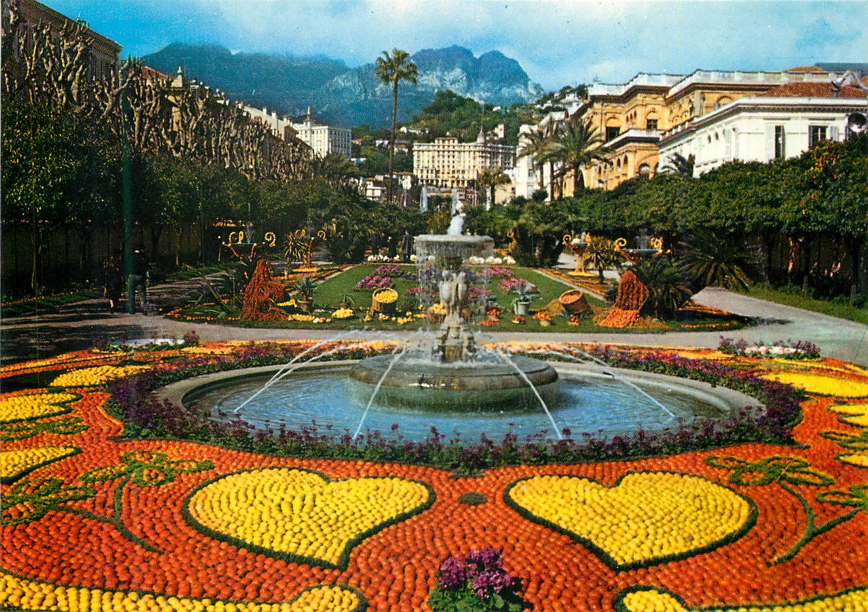 CPM Menton les sites merveilleux de la cote d azur les jardins bioves pendant les fetes du citron