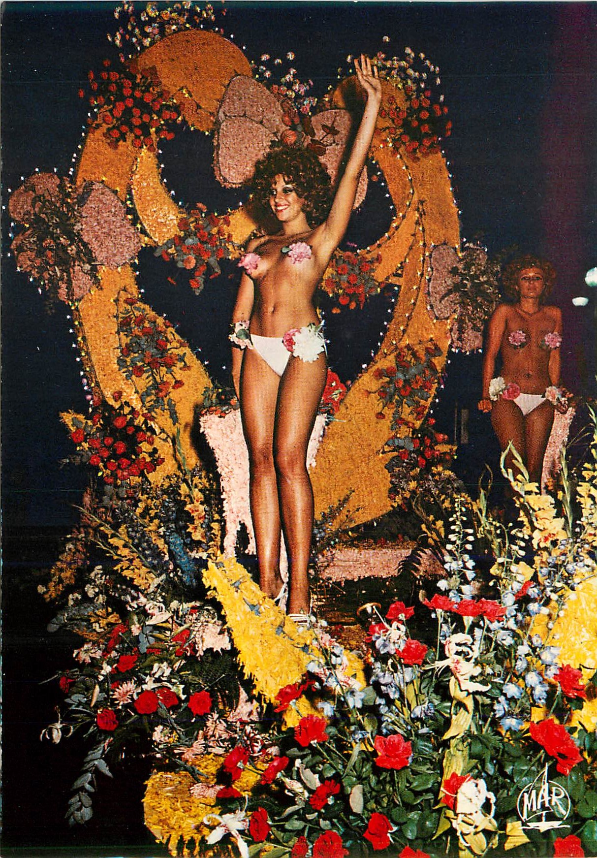 CPM Nice la cote d azur feerie de fleurs et de lumiere bataille de fleurs la nuit scintillante