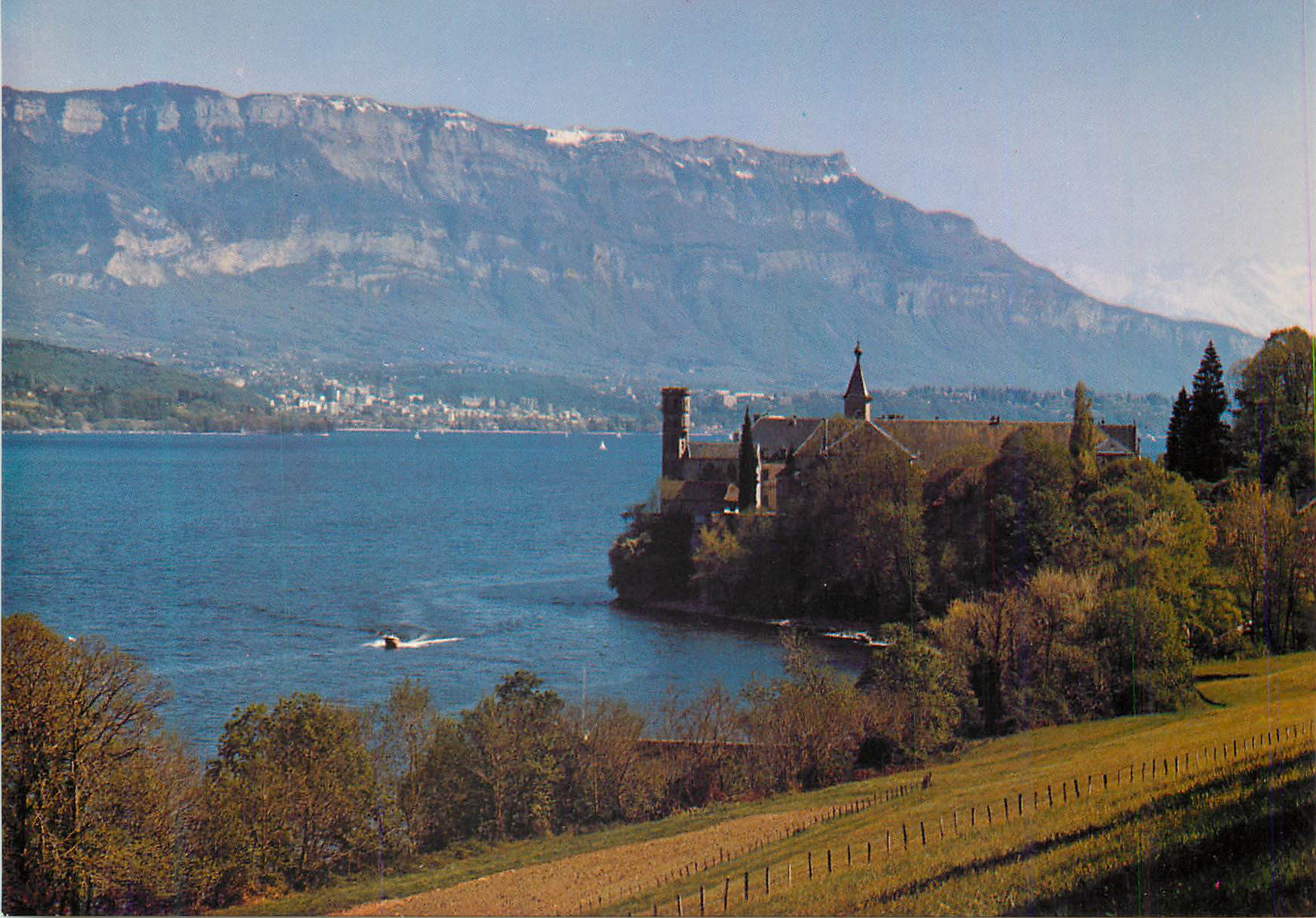 CPM L abbaye hautecombe (savoie) sur les rives du lac du bourget