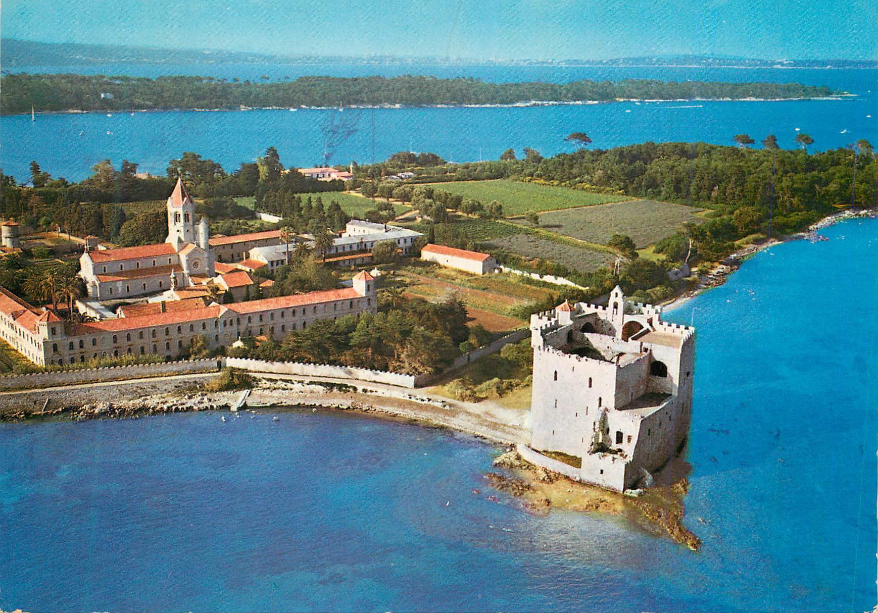 CPM Cannes vue generale sur les iles de lerins l ile de saint honorat