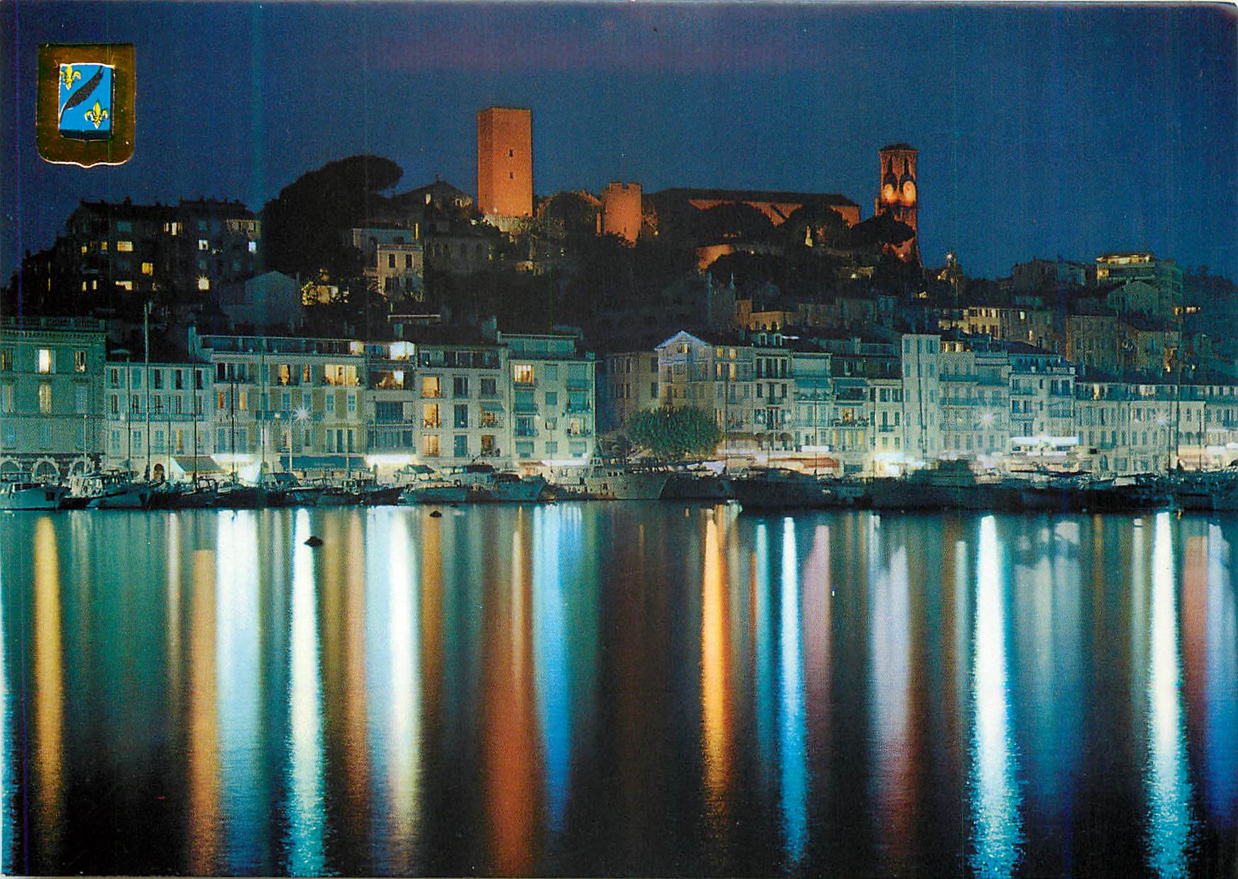 CPM Cannes la nuit le quai saint pierre et le suquet