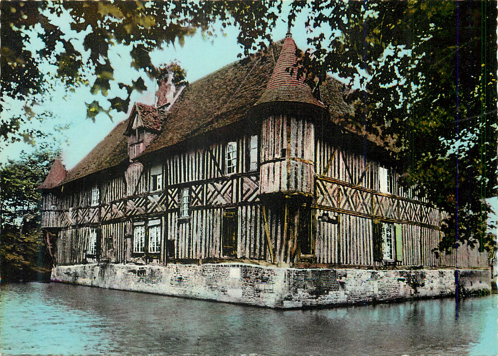 CPM Le manoir de coupesarte (xvi siecle) et ses douves